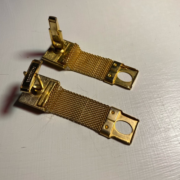 Vintage men’s gold with black lacquer square cuff links - Picture 4 of 9